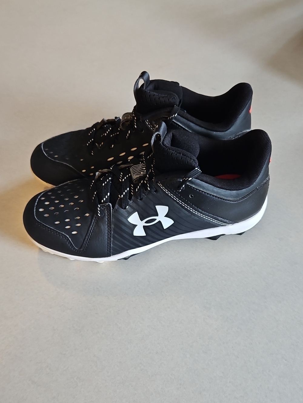 Under Armour Black Baseball Cleats